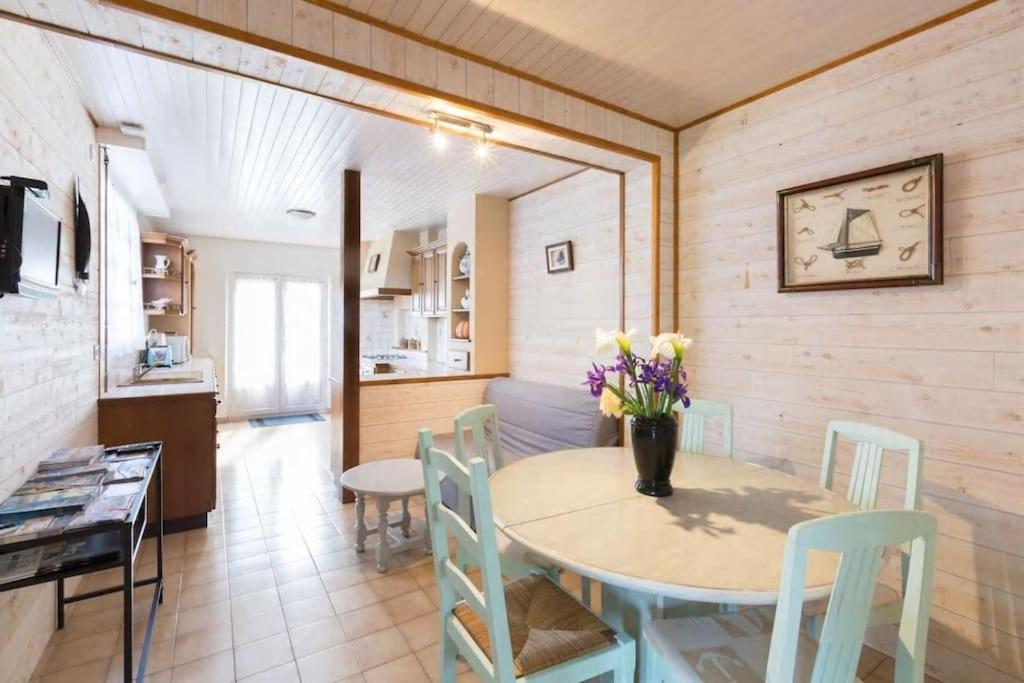 St Malo Maison Avec Jardin Proche Gare Plage Intramuros Chien Admis Parking Gratuit Saint-Malo Exterior foto
